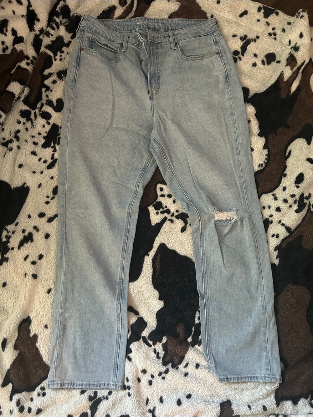 Old Navy Light Blue Straight Leg Jeans with Knee Rip